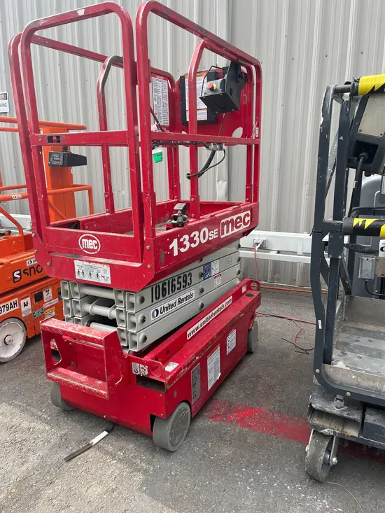 2017 MEC 1330SE Scissor Lift
