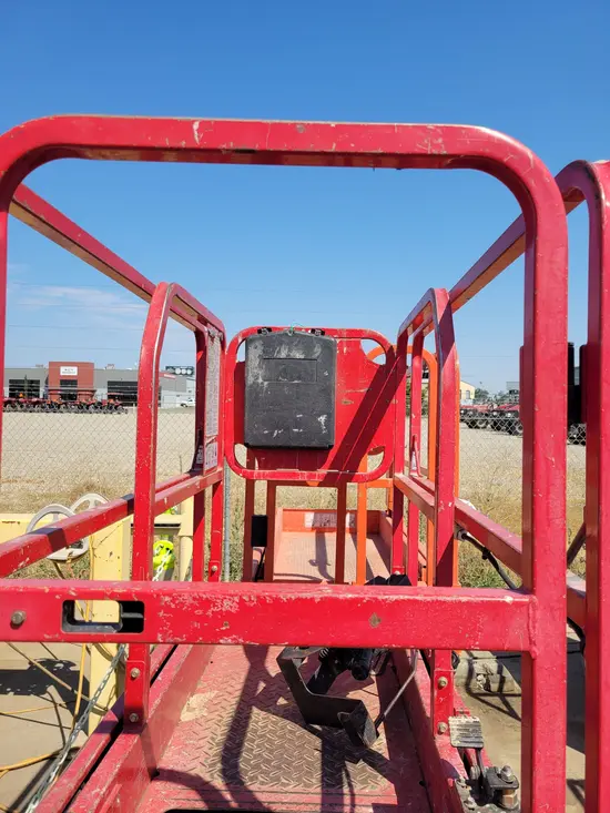 2018 MEC MICRO 19 Scissor Lift
