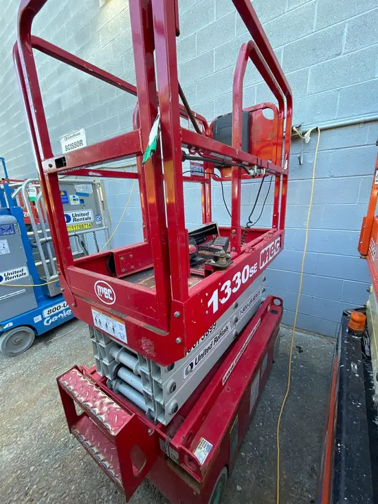 2017 MEC 1330SE Scissor Lift
