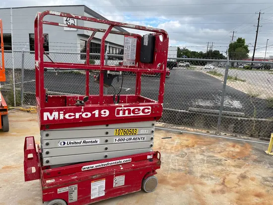 2018 MEC MICRO 19 Scissor Lift