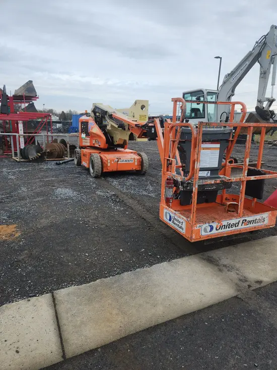 2016 JLG E400AJPN Articulating Boom Lift
