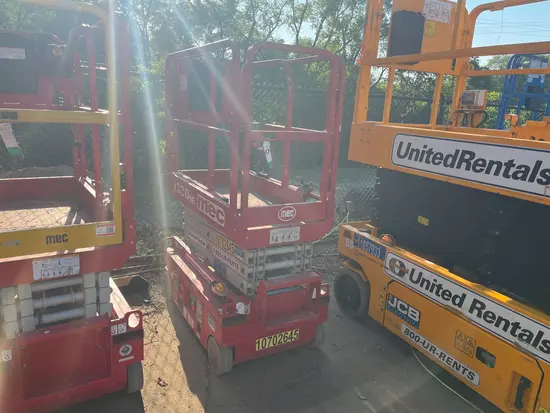 2017 MEC 1330SE Scissor Lift