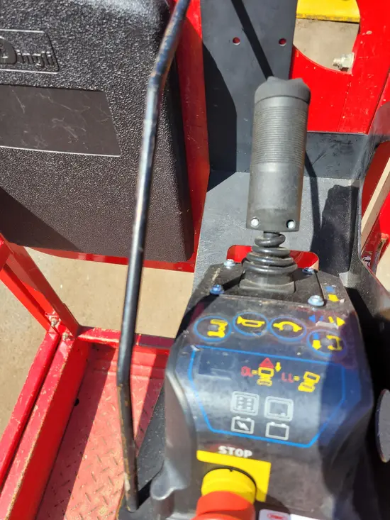 2018 MEC MICRO 19 Scissor Lift