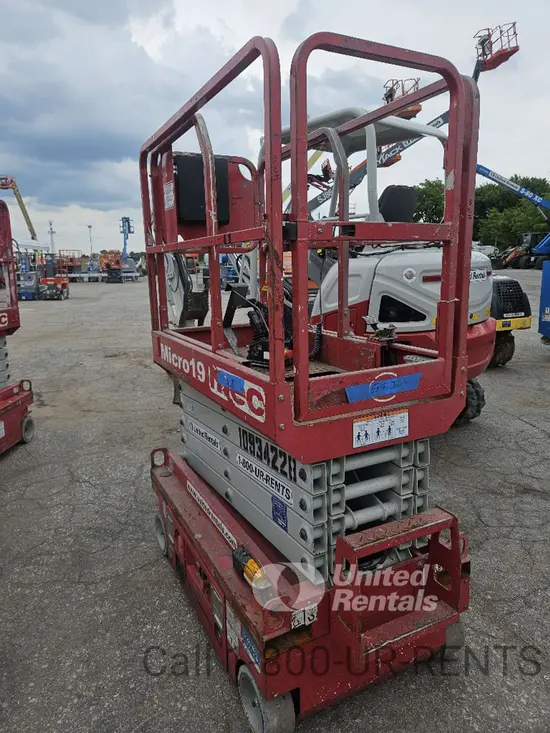 2019 MEC MICRO 19 Scissor Lift