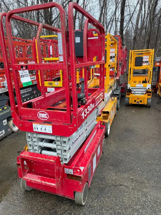 2017 MEC 1330SE Scissor Lift