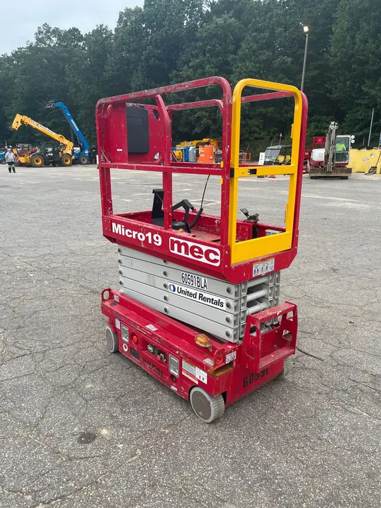 2018 MEC MICRO 19 Scissor Lift