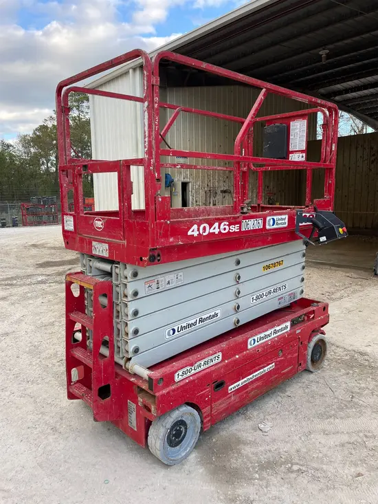 2017 MEC 4046SE Scissor Lift