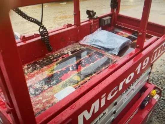 2018 MEC MICRO 19 Scissor Lift