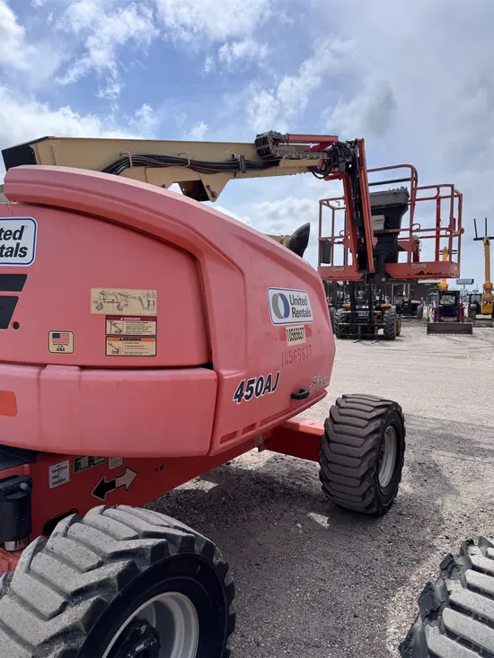 2017 JLG 450AJ Articulating Boom Lift