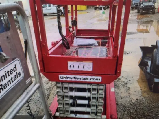 2018 MEC MICRO 19 Scissor Lift