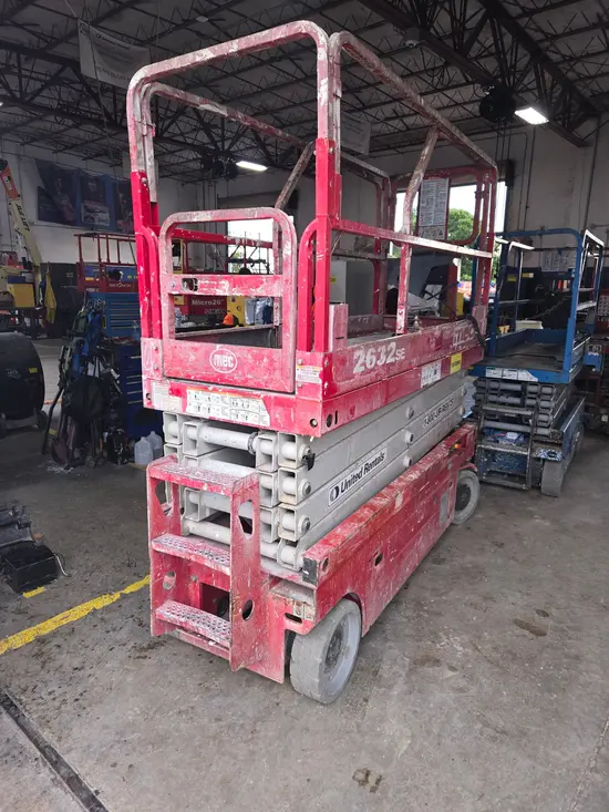2017 MEC 2632SE Scissor Lift