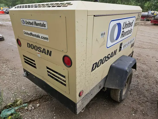 2021 Doosan P425/HP375WCU Air Compressor