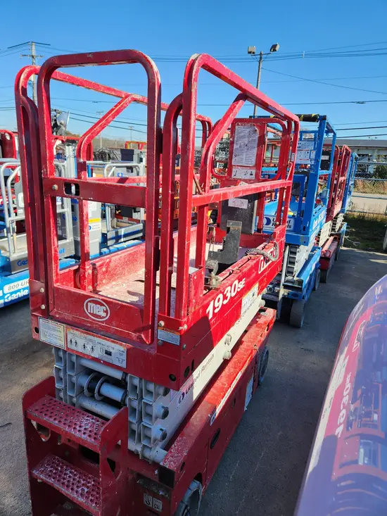 2017 MEC 1930SE Scissor Lift