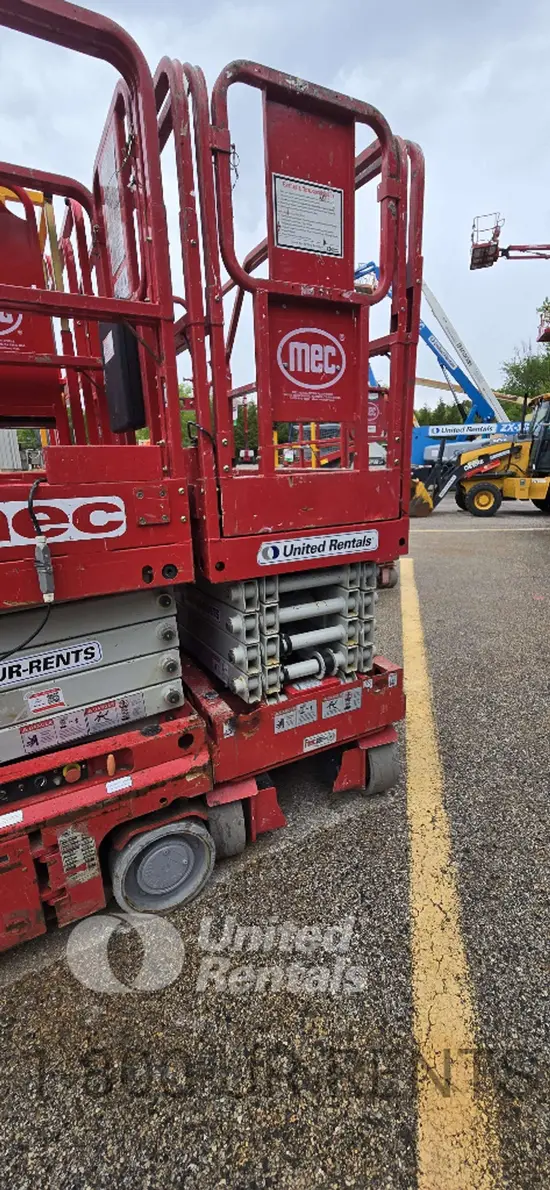 2019 MEC MICRO 26 Scissor Lift