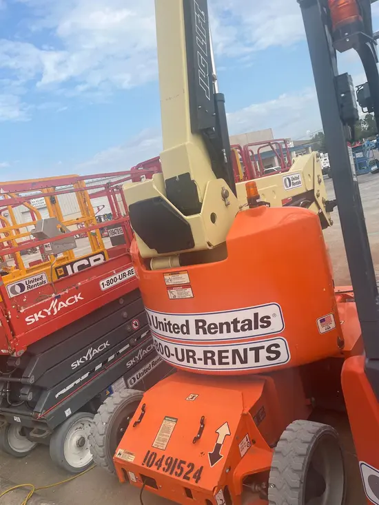 2016 JLG E400AJPN Articulating Boom Lift