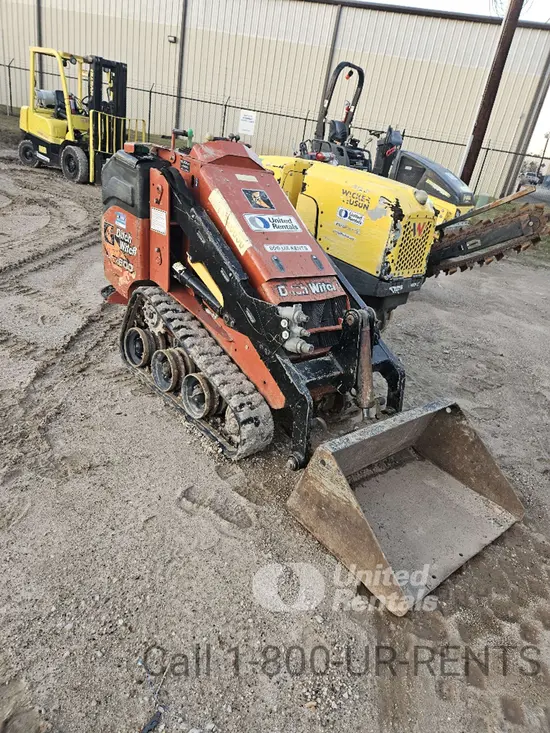 2020 Ditch Witch SK600 Track Loader