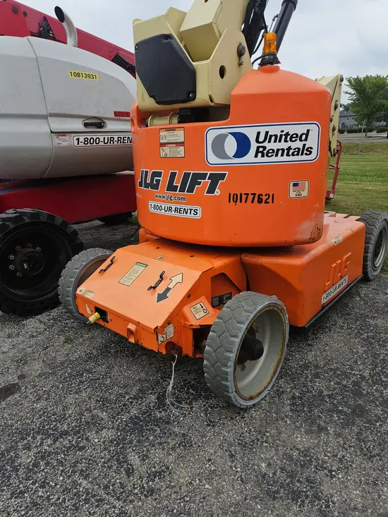 2013 JLG E400AJPN Articulating Boom Lift