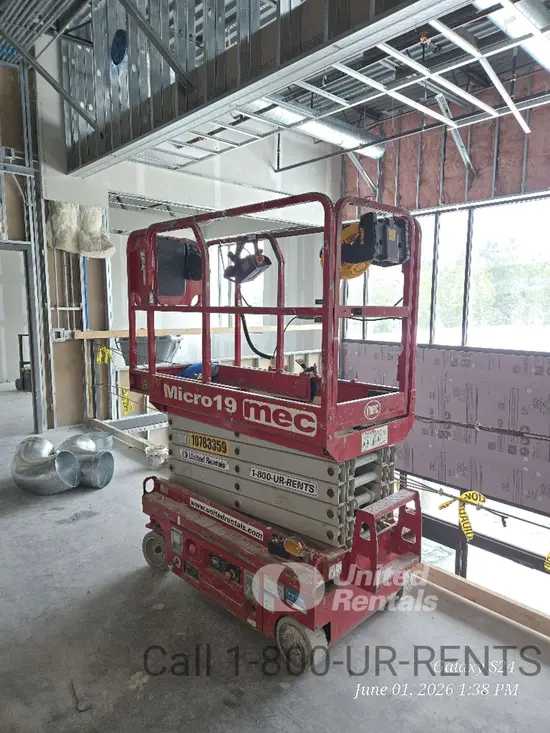 2018 MEC MICRO 19 Scissor Lift