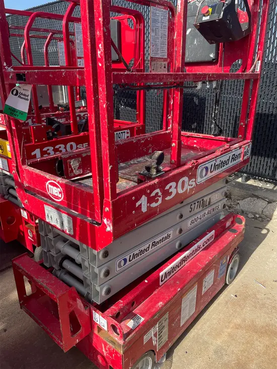 2018 MEC 1330SE Scissor Lift