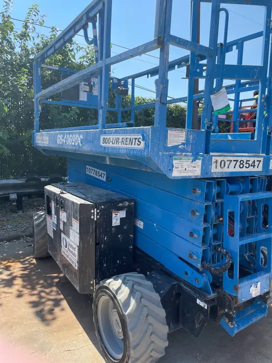 2018 Genie GS-4069DC Scissor Lift