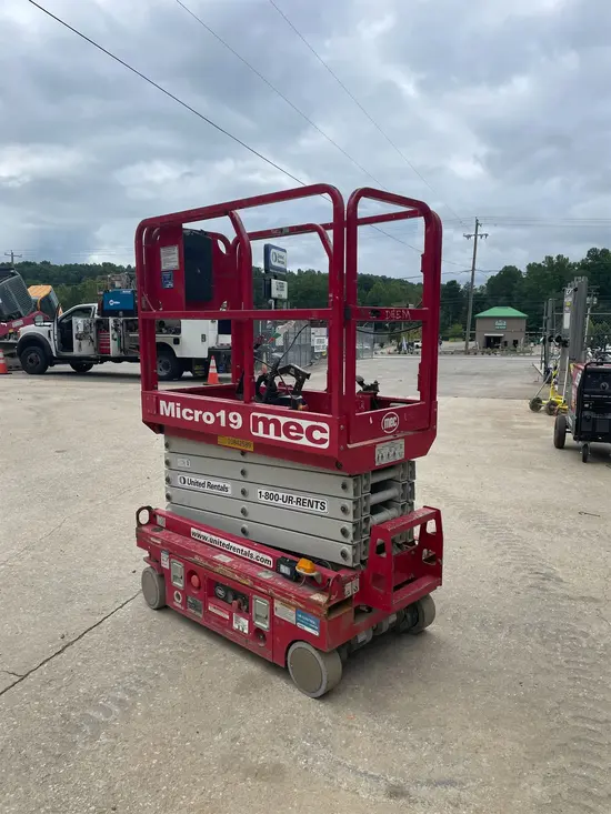 2018 MEC MICRO 19 Scissor Lift