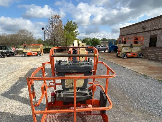 2017 JLG E400AJPN Articulating Boom Lift