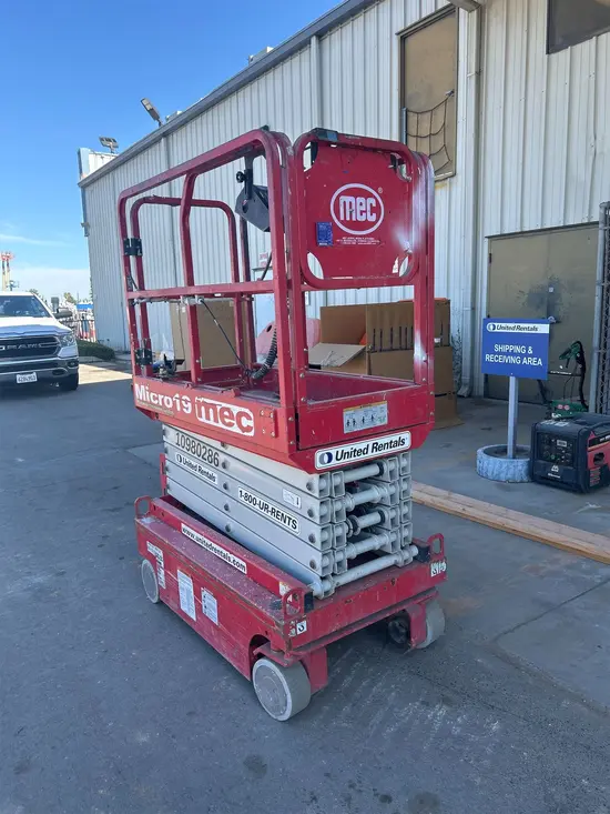 2019 MEC MICRO 19 Scissor Lift