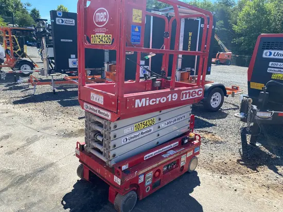 2018 MEC MICRO 19 Scissor Lift