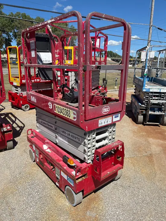 2018 MEC MICRO 19 Scissor Lift