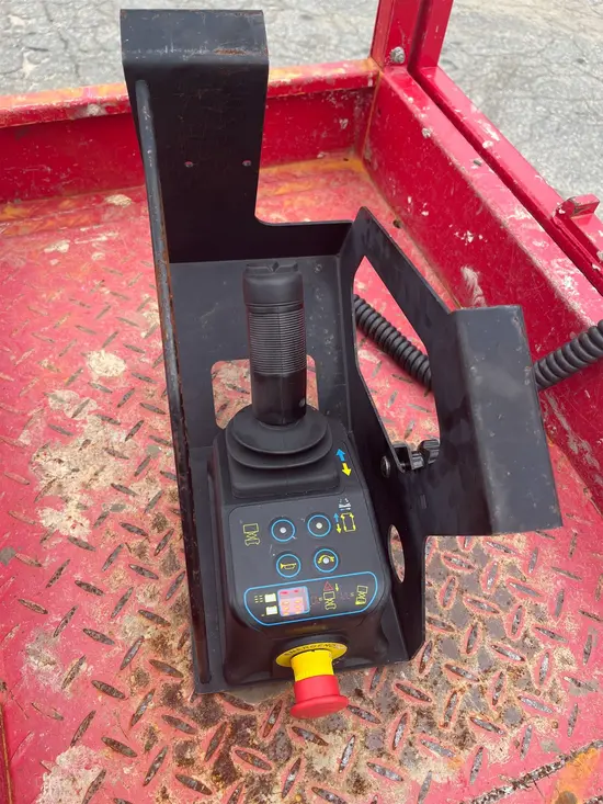 2018 MEC MICRO 19 Scissor Lift