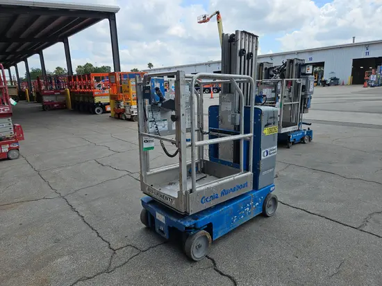 2018 Genie GR-20 Self-Propelled One-Person Lift