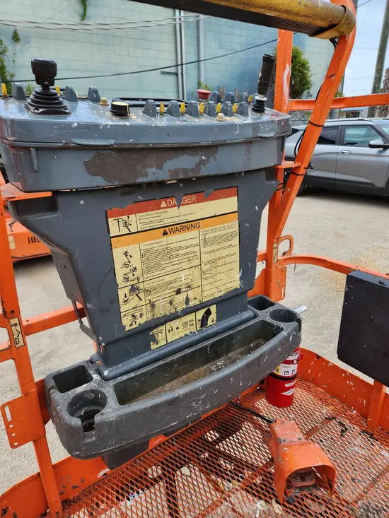 2017 JLG E400AJPN Articulating Boom Lift