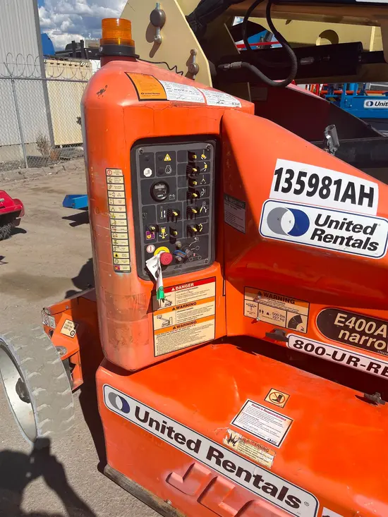 2014 JLG E400AJPN Articulating Boom Lift