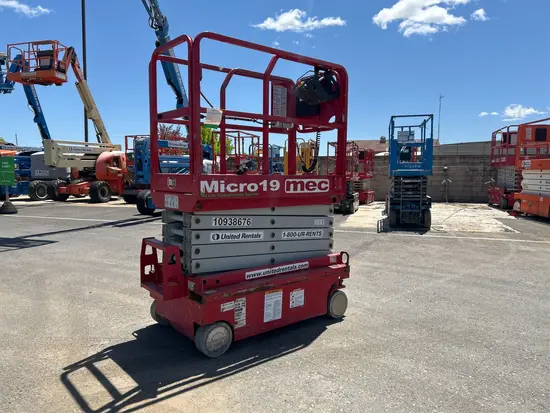 2019 MEC MICRO 19 Scissor Lift
