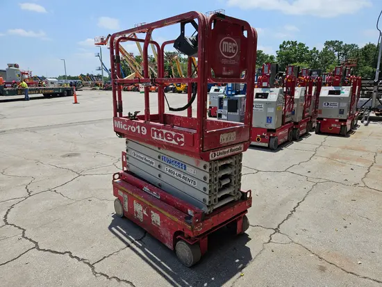 2018 MEC MICRO 19 Scissor Lift