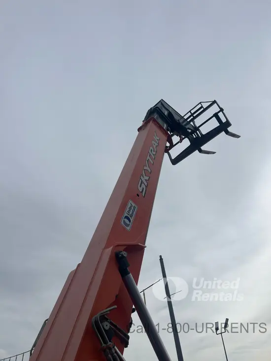 2018 SKYTRAK 8042 Forklift