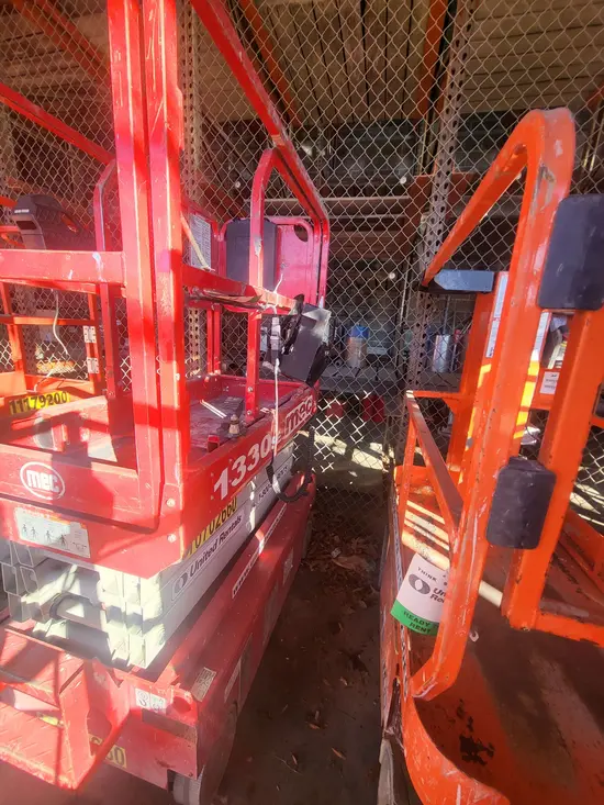 2017 MEC 1330SE Scissor Lift
