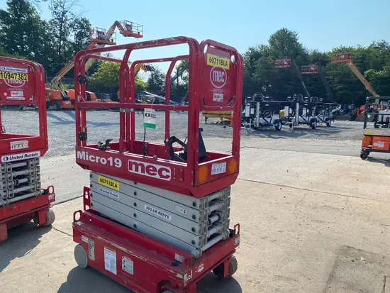 2018 MEC MICRO 19 Scissor Lift