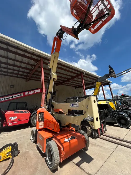 2017 JLG E400AJPN Articulating Boom Lift