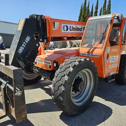 2017 SKYTRAK 8042 Forklift