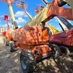 2015 JLG 800AJ Articulating Boom Lift