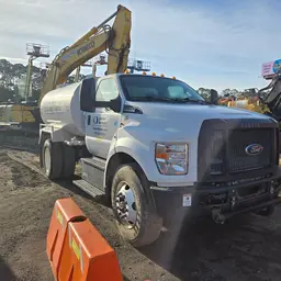 2019 Ford F-750 GAS Water Truck