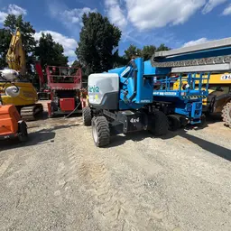 2015 Genie Z-62/40J Articulating Boom Lift