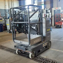 2017 JLG 20MVL Self-Propelled One-Person Lift
