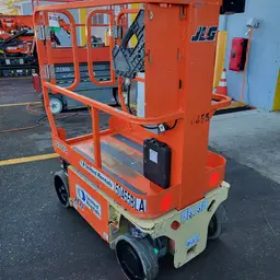 2017 JLG 1230ES Self-Propelled One-Person Lift