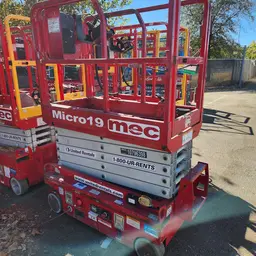 2018 MEC MICRO 19 Scissor Lift