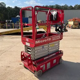 2018 MEC MICRO 19 Scissor Lift