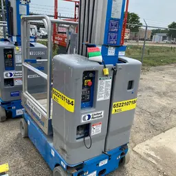 2018 Genie GR-20 Self-Propelled One-Person Lift