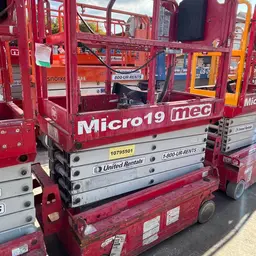 2018 MEC MICRO 19 Scissor Lift