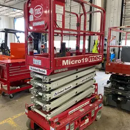2018 MEC MICRO 19 Scissor Lift